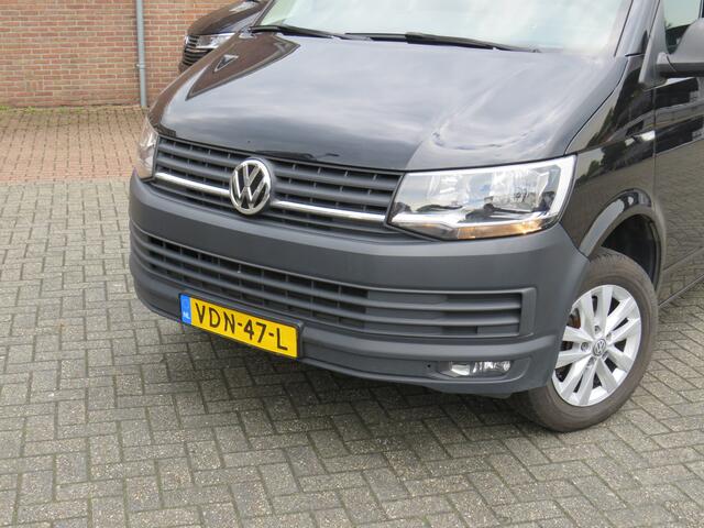 Volkswagen TRANSPORTER 2.0 TDI 102Pk L2H1 Comfortline GB * Rijklaarprijs incl. garantie * Navi * Parkeersensoren * Trekhaak * Lichtmetalen velgen