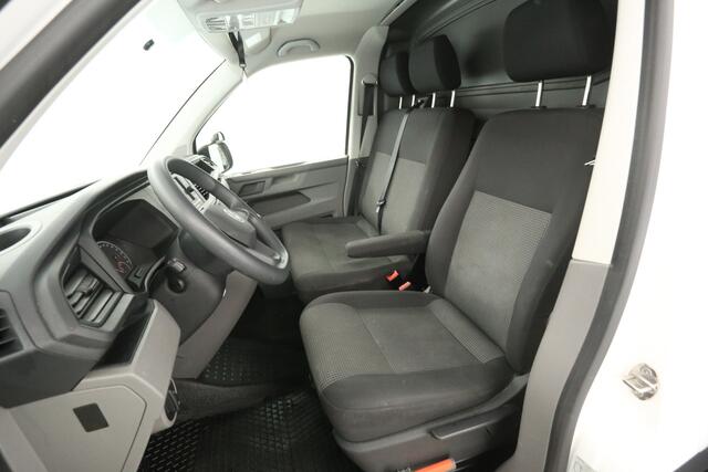 Volkswagen TRANSPORTER 2.0 TDI L1H1 140PK Airco Cruise Carplay PDC 3 Persoons Elektrpakket