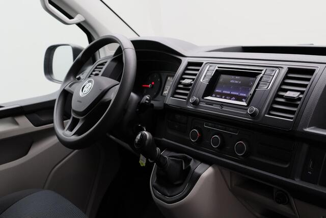 Volkswagen TRANSPORTER 2.0 TDI L1H2 Comfortline 2016 | 1e Eigenaar | Cruise Control | Trekhaak | Parkeersensoren | Elektrische Ramen | 2 Sleutels | Nationale Autopas