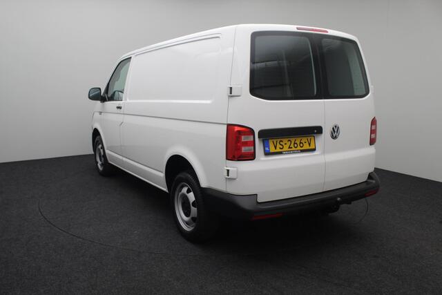 Volkswagen TRANSPORTER 2.0 TDI L1H2 Comfortline 2016 | 1e Eigenaar | Cruise Control | Trekhaak | Parkeersensoren | Elektrische Ramen | 2 Sleutels | Nationale Autopas
