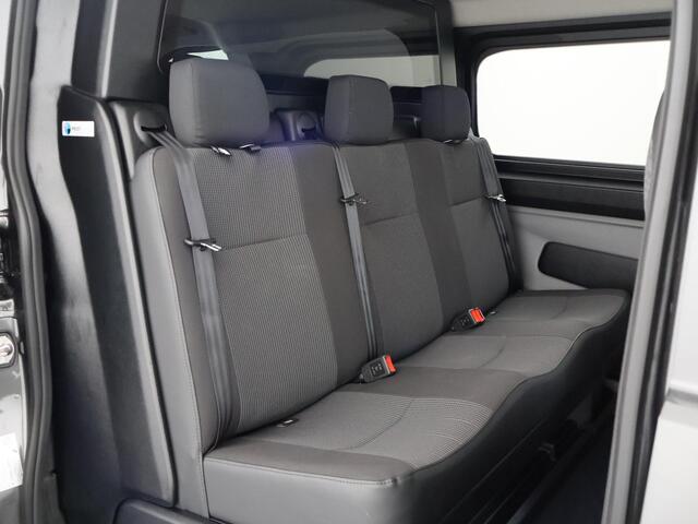 Volkswagen TRANSPORTER 2.0 TDI L2H1 DC 30 Bulli Intro L2 170 Pk Automaat Dubbele Cabine 5-Persoons | LM 19" Zwart Treeplanken | Navigatie Apple Carplay / Android Auto DAB+ | Trekhaak