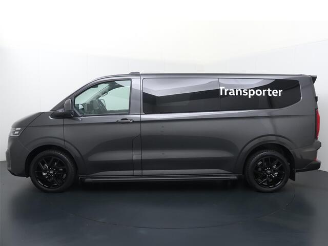 Volkswagen TRANSPORTER 2.0 TDI L2H1 DC 30 Bulli Intro L2 170 Pk Automaat Dubbele Cabine 5-Persoons | LM 19" Zwart Treeplanken | Navigatie Apple Carplay / Android Auto DAB+ | Trekhaak