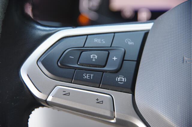 Volkswagen TRANSPORTER 2.0 TDI L2 BULLI 150PK AUT. LED, LEDER, TREKHAAK, ADAPT. CRUISE, DIGITAL COCKPIT, NAVI, AIRCO, CARPLAY, PARKEERSENSOREN, NL AUTO, NAP