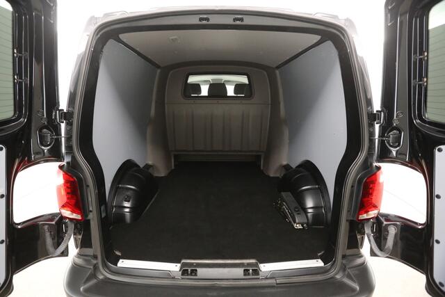 Volkswagen TRANSPORTER 2.0 TDI L2H1 150PK | Dubbele Cabine | 5 Persoons | DSG Automaat Airco Camera Carplay Cruise Navi PDC Trekhaak