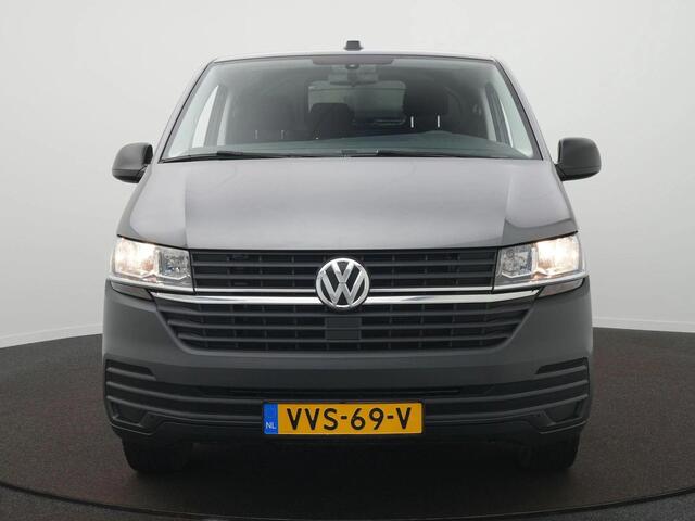 Volkswagen TRANSPORTER 2.0 TDI L2H1 110PK | Airco | Navigatie ( Apple Carplay / Android auto ) | Trekhaak |