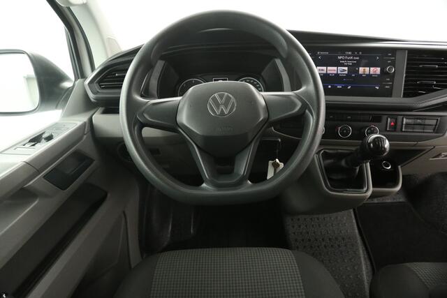 Volkswagen TRANSPORTER 2.0 TDI L1H1 140PK Airco Cruise Carplay Trekhaak 3 Persoons Navi PDC Imperiaal