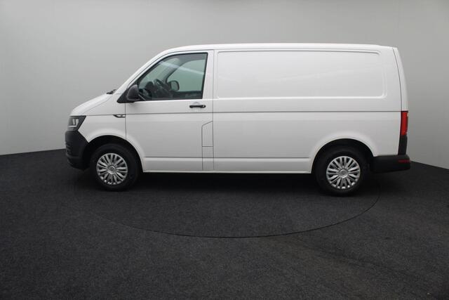 Volkswagen TRANSPORTER 2.0 TDI L1H1 Economy 2018 NAP Dealeronderhouden | Trekhaak | Elektrische ramen + spiegels | Radio USB |