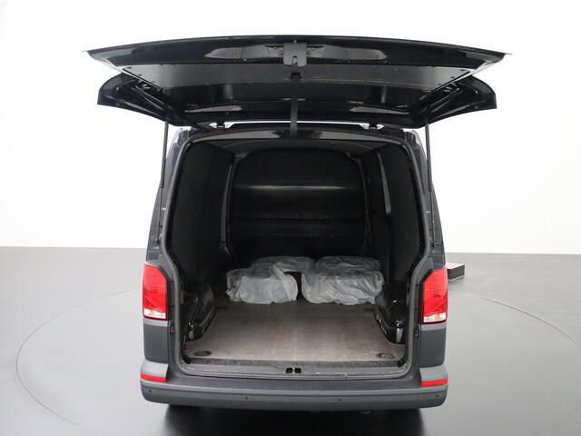 Volkswagen TRANSPORTER 2.0TDi 150PK DSG Automaat Lang | Navigatie | Camera | Airco | Cruise | 3-Persoons