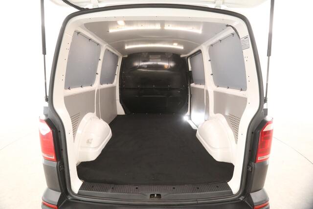 Volkswagen TRANSPORTER 2.0 TSI 150PK L1H1 | Benzine | EMISSIEVRIJE ZONE | Trekhaak PDC Bluetooth 3 Persoons Schuifdeur