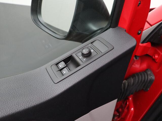 Volkswagen TRANSPORTER 2.0TDI 150PK | Navigatie | Airco | 3-Persoons | Trekhaak