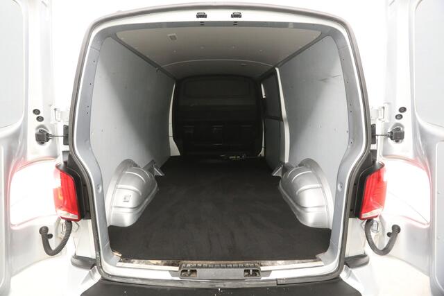 Volkswagen TRANSPORTER 2.0 TDI L2H1 30 Bulli 150PK DSG Automaat Airco ACC Camera Carplay LED Trekhaak Virtual Navi PDC 17"LMV