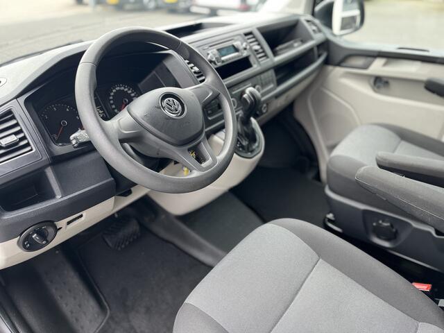 Volkswagen TRANSPORTER Kombi 2.0 TDI DSG Automaat 150 pk 8-persoons BTW en BPM vrij Airco Cruise control Trekhaak PDC 1e eigenaar Euro 6 Personenbus Kombi Combi Tourer Groepsvervoer Peronenvervoer
