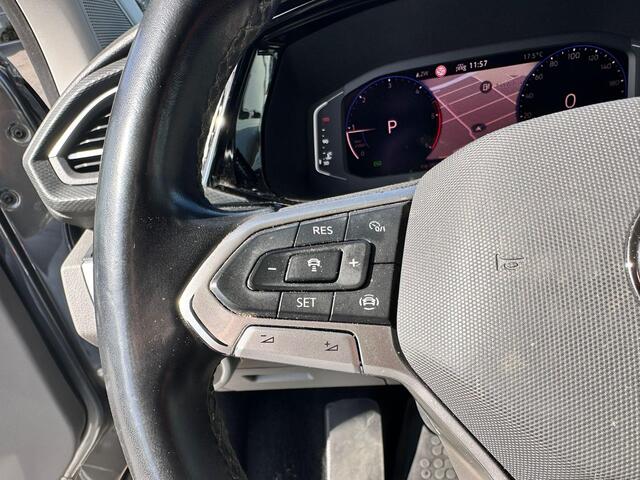 Volkswagen TRANSPORTER 2.0 TDI 150pk DSG L2H1 Bulli | Trekhaak | Leder | ACC | Dodehoek Camera | Laadruimte betimmerd |