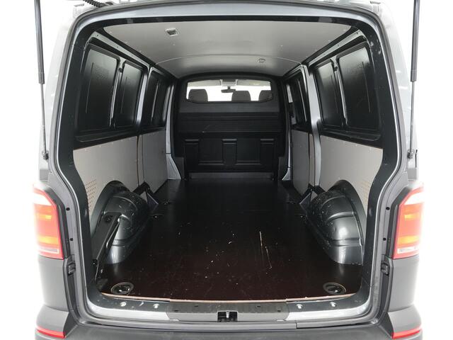 Volkswagen TRANSPORTER 2.0 TDI 150pk L2H1 Comfortline Navigatie Camera Cruise Dab Pdc Carplay