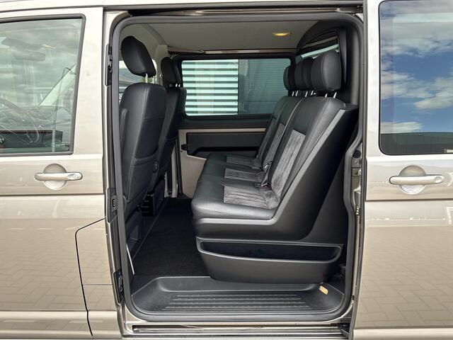 Volkswagen TRANSPORTER 2.0 TDI L2H1 DC Highline 5 persoons ?Automaat ?Full LED ?Half Leder Alcantara ?Dubbele Schuifdeur ?Navigatie ?Parkeersensoren ?Trekhaak