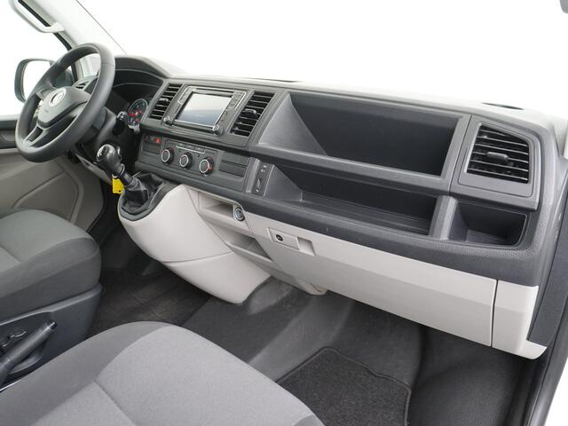 Volkswagen TRANSPORTER 2.0TDI L2H1 DUBBELE CABINE Apple Carplay Android Auto Trekhaak Airco Comfortline Betonplex Vloer Lat om Lat betimmering Euro 6 Schuifdeur Origineel Nederlandse Auto