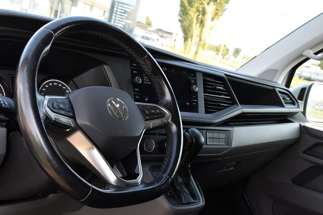 Volkswagen TRANSPORTER 2.0 TDI L2H1 32 Highline Camera, Adaptieve Cruise, Carplay, Automaat, LED, 150pk, Uniek! Trekhaak,