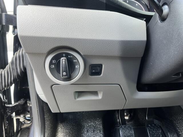 Volkswagen TRANSPORTER 2.0 TDI L2H1 DC 150PK Airco Cruise controle Telefoonverbinding Trekhaak 2500kg trekgewicht Apple carplay Navigatiesysteem schuifdeur Euro 6 DC 1e eigenaar Dealer onderhouden