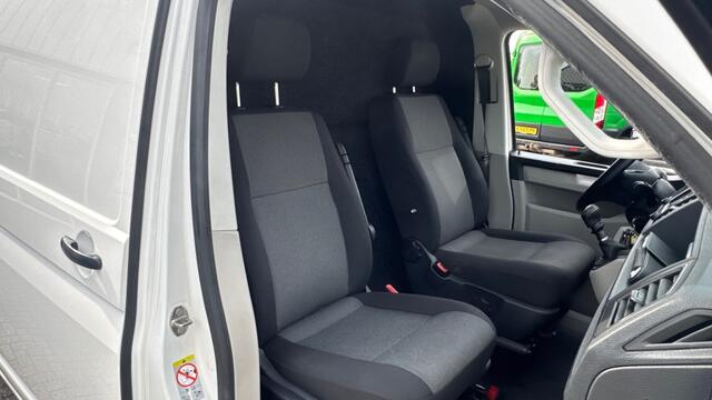 Volkswagen TRANSPORTER 2.0 TDI 75KW 102PK L2H1 EURO 6 AIRCO/ CRUISE CONTROL/ TREKHAAK/ NAVIGATIE/ 100% DEALERONDERHOUDEN