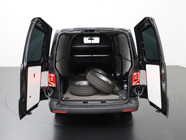 Volkswagen TRANSPORTER 2.0TDi 150PK Automaat Lang | Led | Achterdeuren | Standkachel | Airco | Cruise | Betimmering
