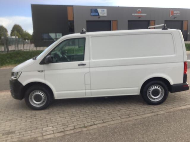 Volkswagen TRANSPORTER 2.0 TDI L1H1 met inrichting