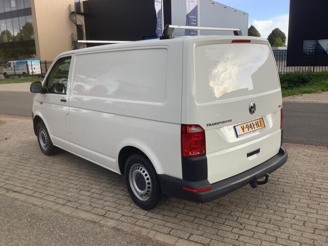 Volkswagen TRANSPORTER 2.0 TDI L1H1 met inrichting