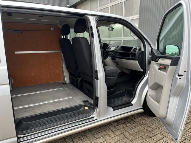 Volkswagen TRANSPORTER 2.0 TDI L1H1 Btw/Bpm vrij!! Marge Airco Cruise controle Trekhaak 2200kg Trekgewicht Parkeersensoren achter Telefoonvoorbereiding 2-Persoons Navigatiesysteem Euro 6 Beste