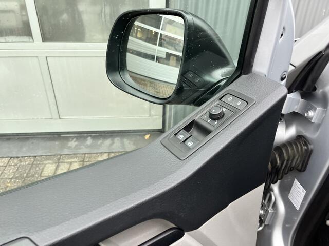 Volkswagen TRANSPORTER 2.0 TDI L1H1 Btw/Bpm vrij!! Marge Airco Cruise controle Trekhaak 2200kg Trekgewicht Parkeersensoren achter Telefoonvoorbereiding 2-Persoons Navigatiesysteem Euro 6 Beste