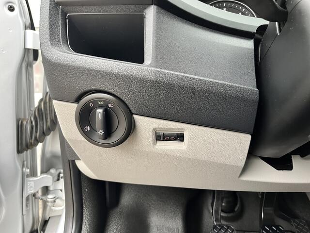 Volkswagen TRANSPORTER 2.0 TDI L1H1 Btw/Bpm vrij!! Marge Airco Cruise controle Trekhaak 2200kg Trekgewicht Parkeersensoren achter Telefoonvoorbereiding 2-Persoons Navigatiesysteem Euro 6 Beste