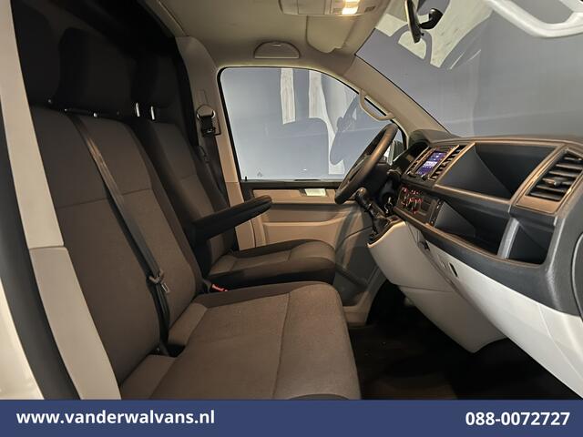 Volkswagen TRANSPORTER 2.0 TDI L2H1 Euro6 Airco | Navigatie | Apple Carplay | Android Auto | Cruisecontrol Trekhaak, Sidebars, LM velgen, Bijrijdersbank
