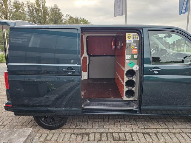 Volkswagen TRANSPORTER 2.0 TDI L1H1 Highline Automaat * Dubbel Schuifdeur * Trekhaak * Navi *