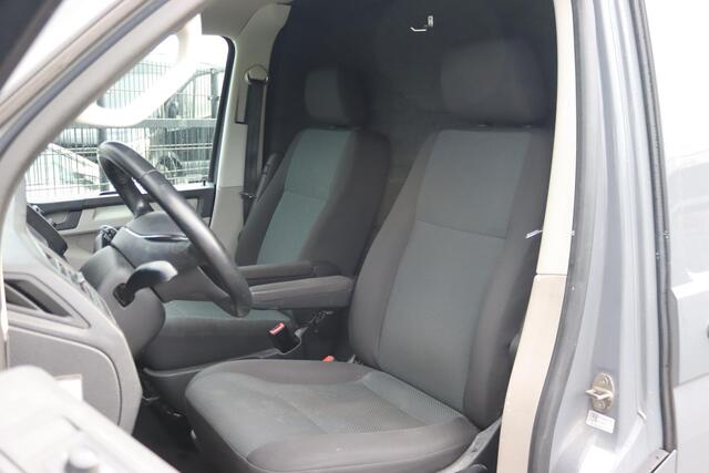 Volkswagen TRANSPORTER 2.0 TDI L2H1 Highline, Trekhaak, Cruise Control, Apple Carplay/Android Auto,