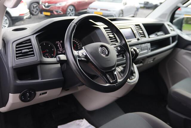 Volkswagen TRANSPORTER 2.0 TDI L2H1 Highline, Trekhaak, Apple Carplay, Airco, Cruise Control