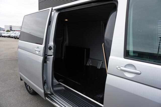 Volkswagen TRANSPORTER 28 | L2H1 | 150 PK DSG | ACC | Camera | Stoelverwarming | Trekhaak | Voorruitverwarming