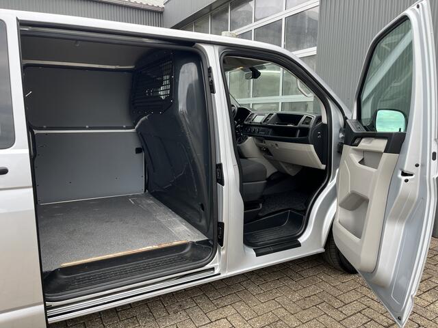 Volkswagen TRANSPORTER 2.0 TSI L2H1 Benzine/Cng Dubbele Schuifdeur Airco Cruise controle Bpm vrij Trekhaak Klep achter Omvormer Kastinrichting Standkachel Euro 6 Benzine Ideaal voor ombouw naar Camper !!