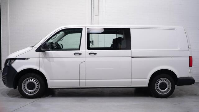 Volkswagen TRANSPORTER 2.0 TDI 110 pk L2 Dubbel Cabine 2x Schuifdeur NAP, Trekhaak, Airco, Cruise Control, 5-Zits, 1e Eigenaar