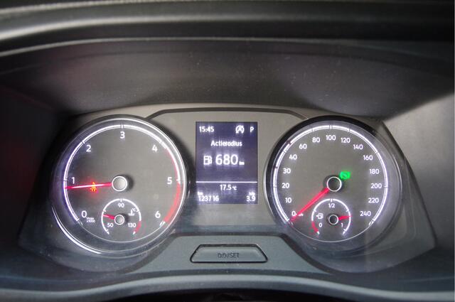 Volkswagen TRANSPORTER 2.0 TDI L2 150PK AUT. LED, TREKHAAK, CRUISE, CARPLAY, AIRCO, PARKEERSENSOREN, NL AUTO, NAP