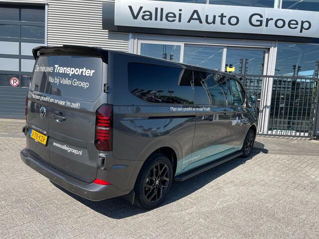 Volkswagen TRANSPORTER 2.0 TDI L2H1 30 Style | LED koplampen | Navigatie | 19 inch lm velgen | Achterdeurspoiler | Dichte achterdeuren | Sidestepszwart | Volledige betimmering laadruimte | Glaslook panelen