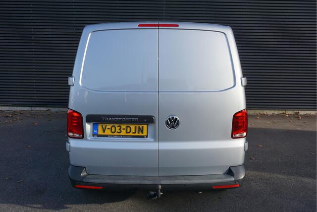 Volkswagen TRANSPORTER 2.0 TDI 110pk L2H1 Highline Apple Carplay Trekhaak Cruise control Climate control Sidebars