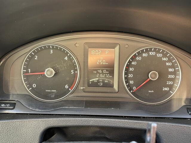 Volkswagen TRANSPORTER Kombi 2.0 TDI DSG Automaat L1H1 BTW en BPM vrij Airco Cruise control Marge Trekhaak PDC 1e eigenaar Ideaal voor ombouw naar camper Euro 5