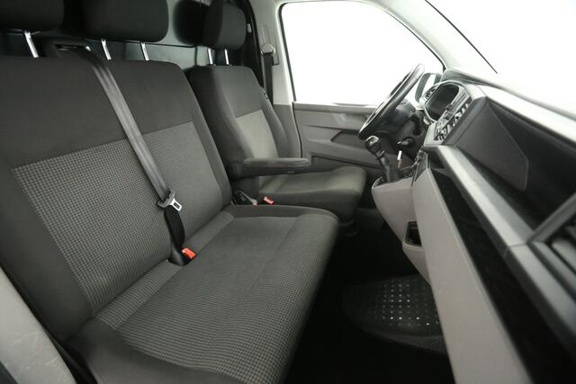 Volkswagen TRANSPORTER 2.0 TDI | Airco | Adap. Cruise | 3-Zits | Trekh. | Camera | Carplay | Stoelverw.