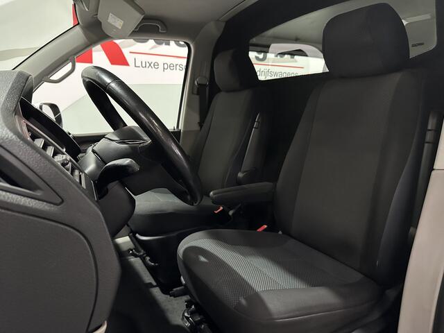 Volkswagen TRANSPORTER 2.0 TDI L2H1 Highline - Dubb. deur - Navi / PDC / Trekhaak