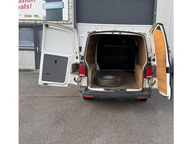 Volkswagen TRANSPORTER 2.0 TDI L2H1 30 /AIRCO/CRUISE/