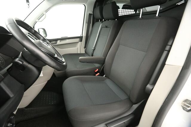 Volkswagen TRANSPORTER 2.0 TDI 150PK L1H1 | Automaat | Airco | Cruise | Camera | Carplay | 3-Zits | 2xSchuifdeur | Trekh. | Parkeersens.