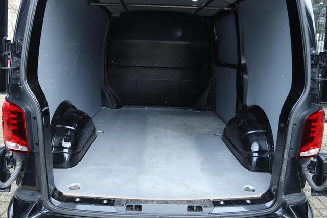 Volkswagen TRANSPORTER 2.0 TDI L1H1 30 | ACC | STOELVERW. | CAMERA | APPLE CARPLAY | TREKHAAK