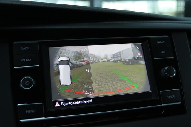 Volkswagen TRANSPORTER 2.0 TDI L1H1 30 | ACC | STOELVERW. | CAMERA | APPLE CARPLAY | TREKHAAK