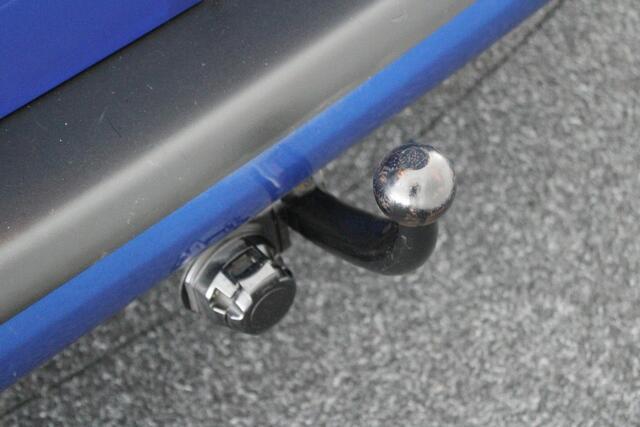 Volkswagen TRANSPORTER 2.0 TDI 150pk DSG L2H1 DC Bulli Trekhaak Camera Leder ACC Stoelverwarming Virtual Cockpit Navigatie