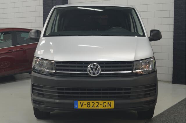 Volkswagen TRANSPORTER 2.0 TDI L2H1 DC // DUBBELE CABINE // AIRCO // CRUISE // TREKHAAK //