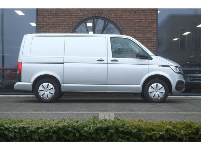 Volkswagen TRANSPORTER 2.0 TDI DSG 150pk L1H1 32 Navigatie, 3 zits
