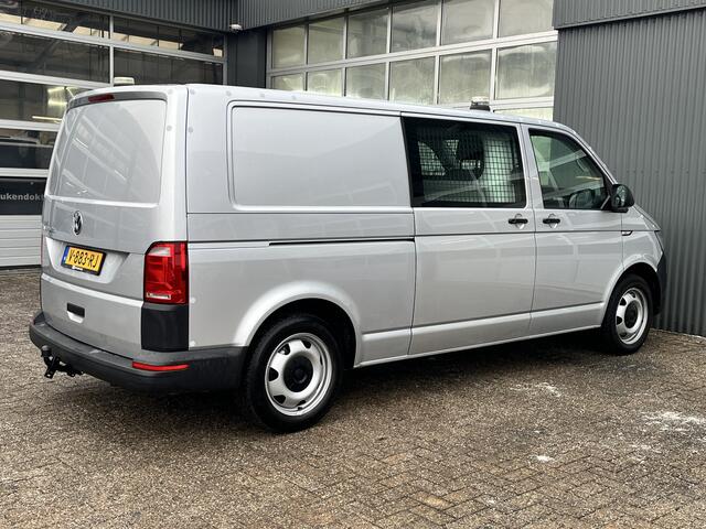 Volkswagen TRANSPORTER 2.0 TSI L2H1 204pk DSG Automaat Dubbele schuifdeuren Airco Adaptive Cruise Navigatie Pdc V/A Trekhaak 2500kg Lange wielbasis Lang Bpm vrij voor prive gebruik Kastinrichting Comfort stoelen met zijairbag i